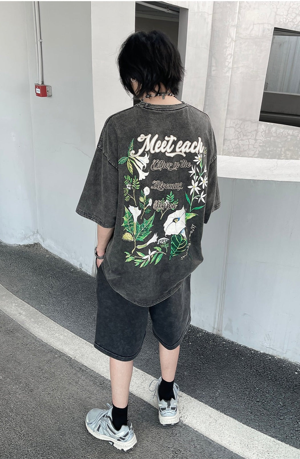 Streetwear Blooming Season Graphic T-Shirt