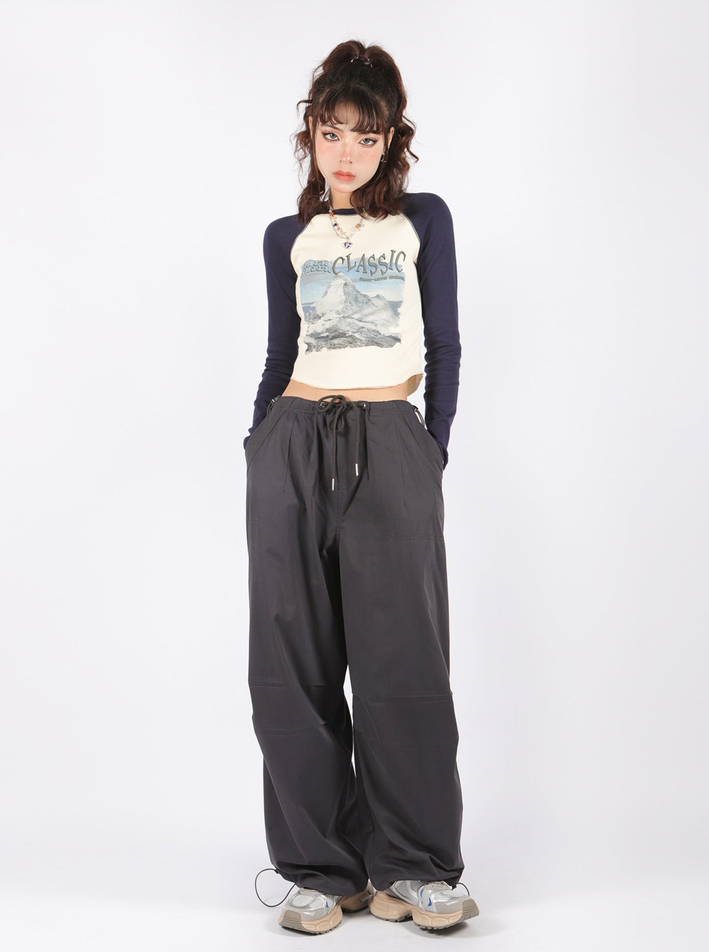 Mountain Classic Raglan Long Sleeve Top