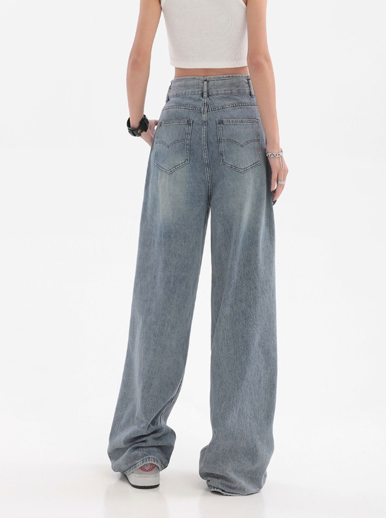 Relaxed Fit Washed Jeans