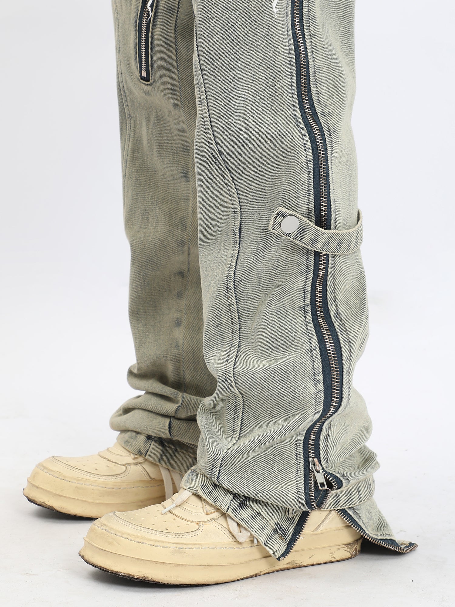 Snap Tabbed Side Zipper Jeans
