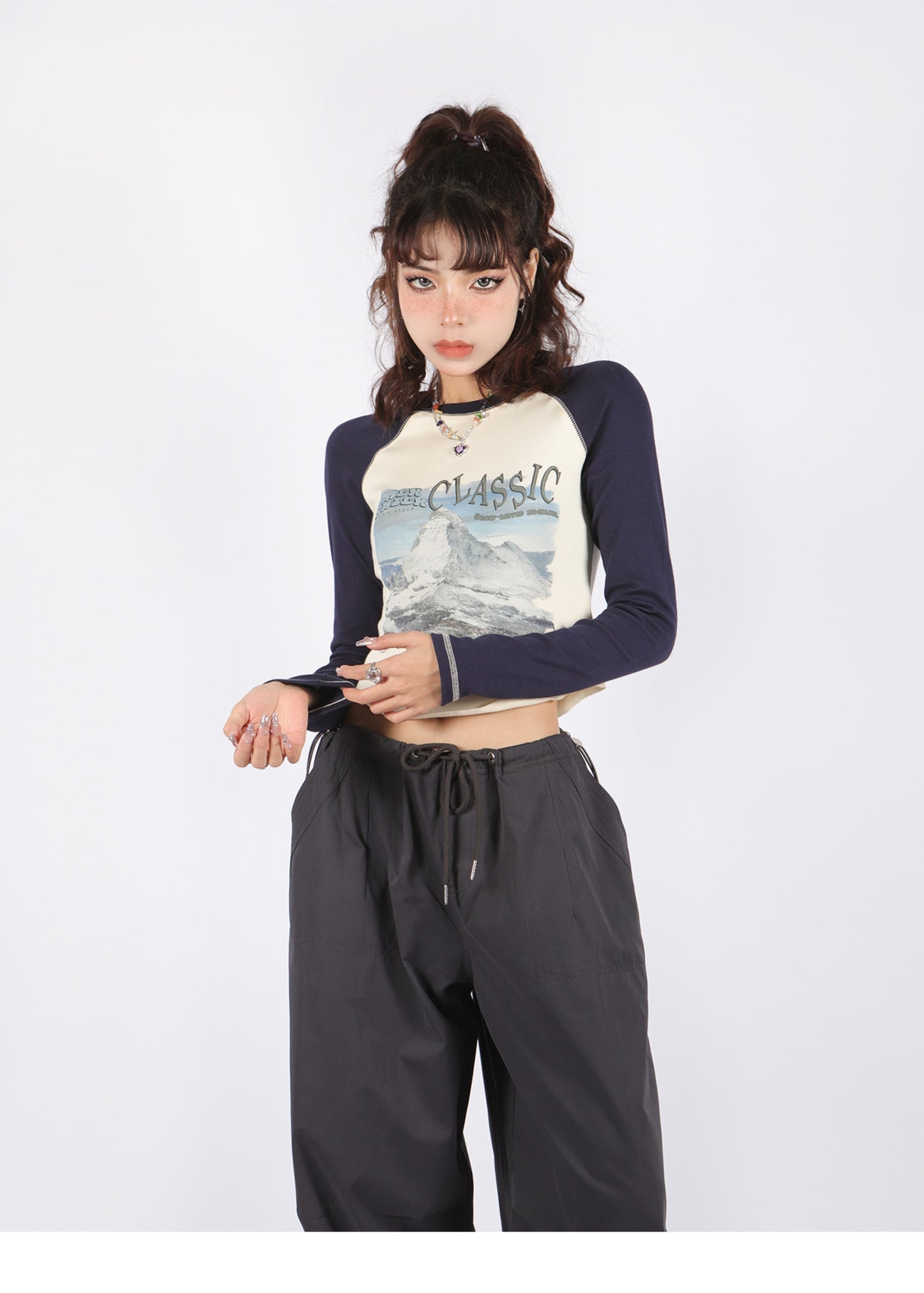 Mountain Classic Raglan Long Sleeve Top