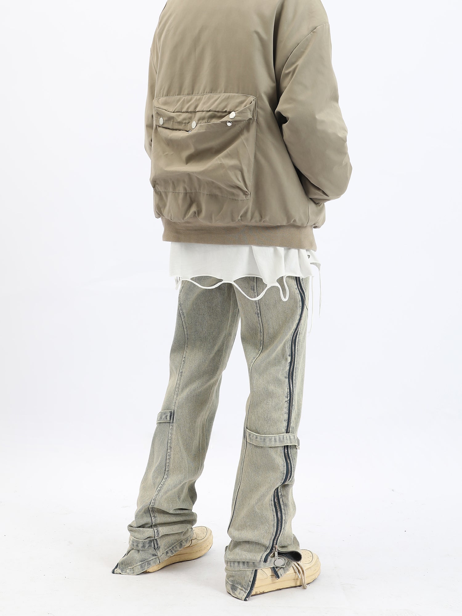 Snap Tabbed Side Zipper Jeans