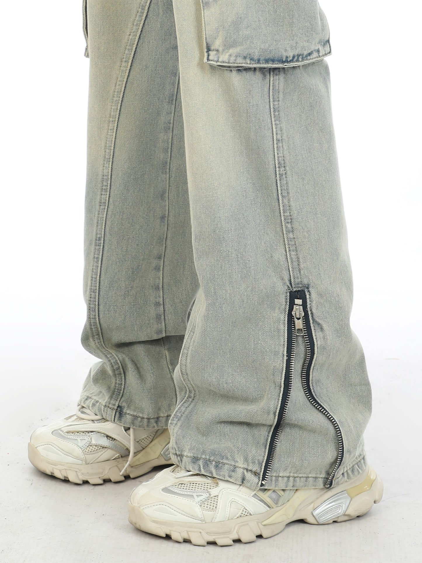 Relaxed Fit Zipper Ankle Cargo Jeans